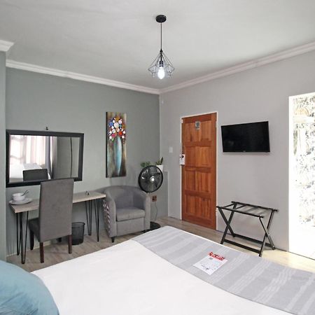 The Chameleon Hotel Centurion Exterior photo